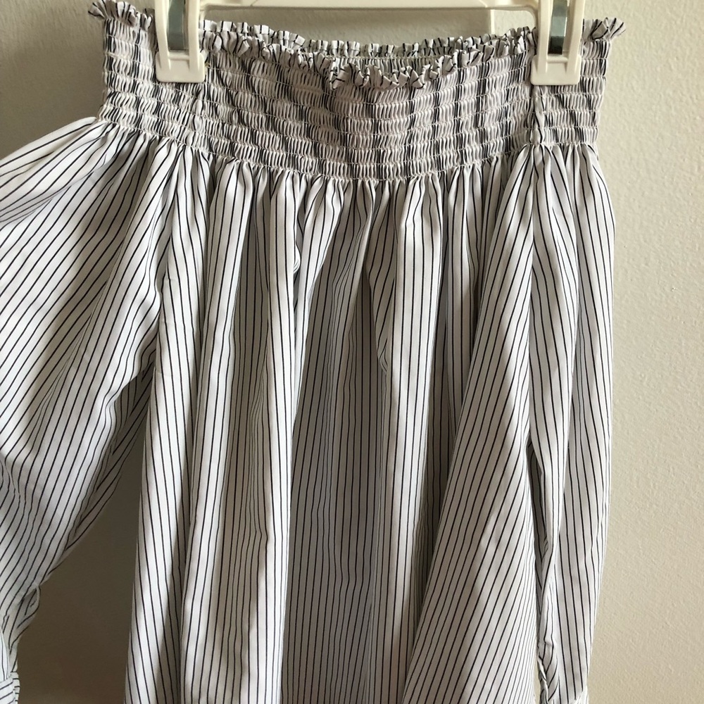 AQUA Striped Poplin off-the-shoulder Blouse